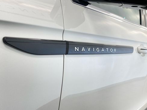 New 2027 Lincoln Navigator Black Label AWD/4WD image 17
