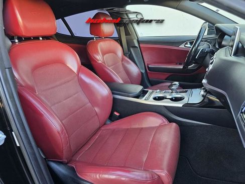 Used 2018 Kia Stinger GT2 image 11