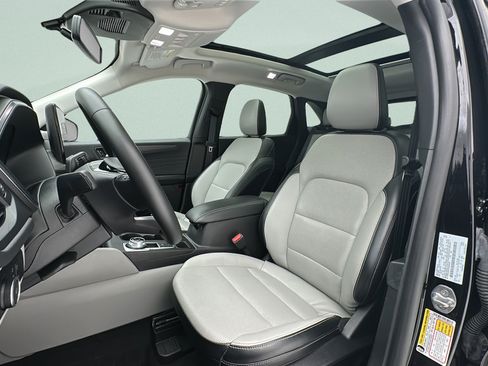 Used 2025 Ford Escape Platinum AWD/4WD image 14