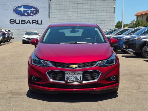 Used 2018 Chevrolet Cruze LT FWD image 2