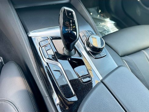 Used 2023 BMW M550i xDrive w/ Executive Package AWD/4WD image 15