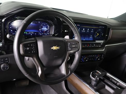 Used 2024 Chevrolet Silverado 1500 High Country w/ High Country Premium Package AWD/4WD image 28