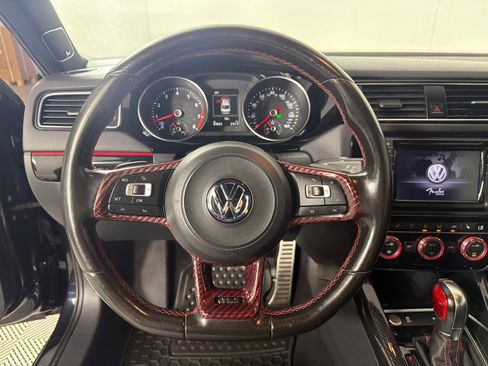 Used 2017 Volkswagen Jetta GLI image 15