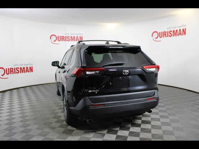 Used 2019 Toyota RAV4 LE FWD image 6