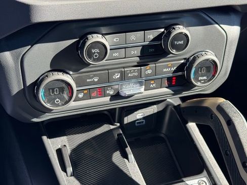 New 2025 Ford Bronco Badlands image 20