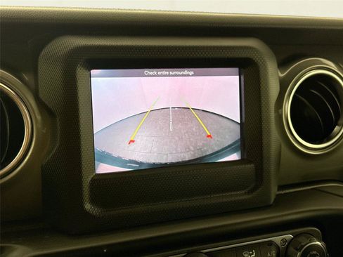 Used 2021 Jeep Wrangler Unlimited Sahara AWD/4WD image 22