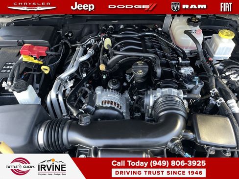 Certified 2022 Jeep Gladiator Mojave w/ Cold Weather Group image 28