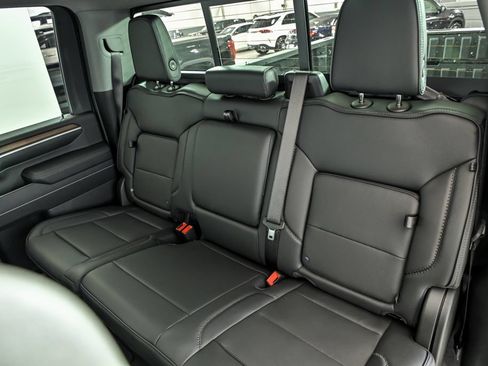 New 2026 GMC Sierra 2500 Denali w/ Denali Reserve Package AWD/4WD image 11