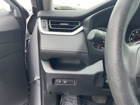 Certified 2022 Toyota RAV4 XLE image 20