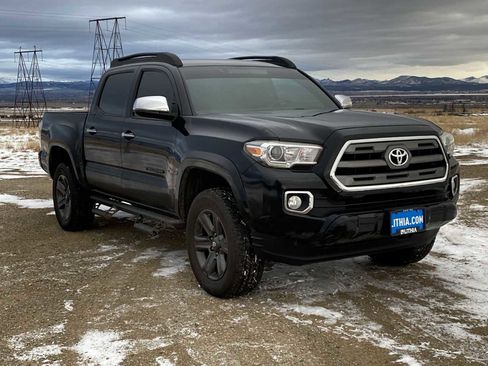 Used 2017 Toyota Tacoma Limited w/ Tow Package image 21