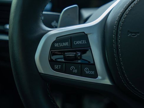 Used 2023 BMW X7 M60i image 14