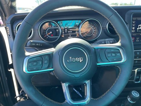 Used 2023 Jeep Gladiator Overland image 19