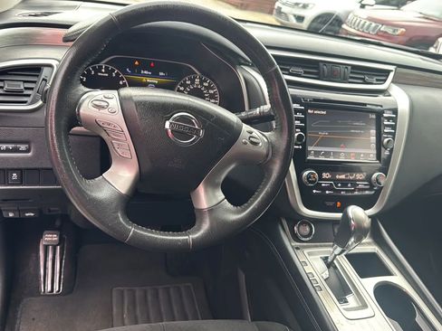 Used 2018 Nissan Murano SV image 9
