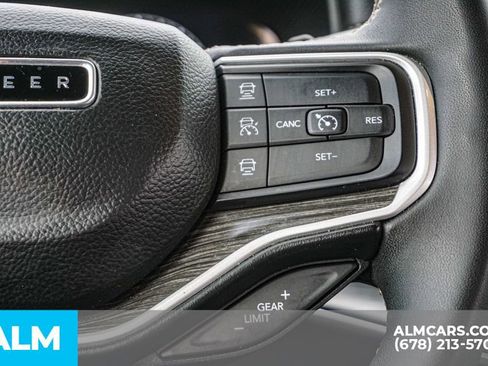 Used 2023 Jeep Wagoneer Series III w/ Preferred Equipment Group image 32