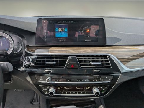 Used 2018 BMW 530e RWD image 15