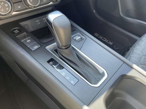 New 2025 Nissan Kicks SV w/ Charging Package image 17