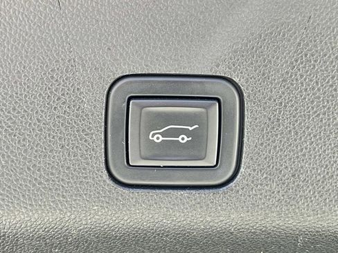 Used 2023 Cadillac Escalade Sport Platinum image 12