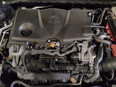 Used 2020 Toyota Camry LE FWD image 30