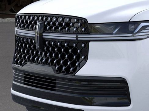 New 2025 Lincoln Navigator L Black Label image 17