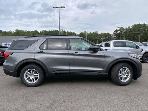 New 2026 Ford Explorer Active w/ Active Comfort Package RWD image 2