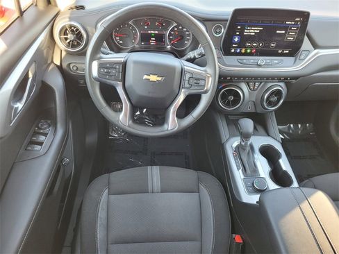 Certified 2024 Chevrolet Blazer LT w/ Convenience Package image 9