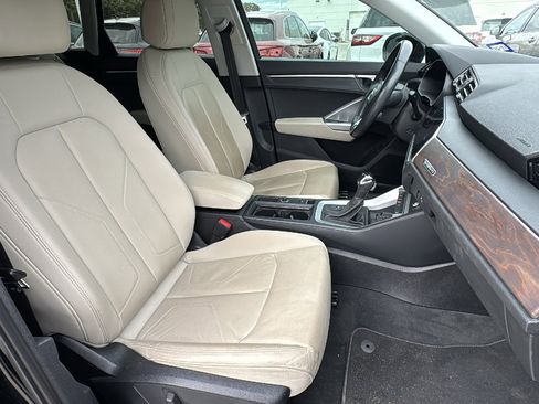 Used 2019 Audi Q3 2.0T Premium Plus image 30