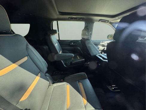 Used 2024 GMC Yukon XL AT4 w/ AT4 Premium Package AWD/4WD image 17
