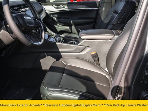 New 2025 Jeep Grand Cherokee Limited w/ Luxury Tech Group II image 5