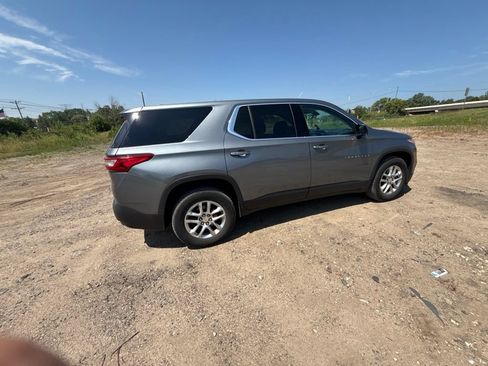 Used 2018 Chevrolet Traverse LS AWD/4WD image 14