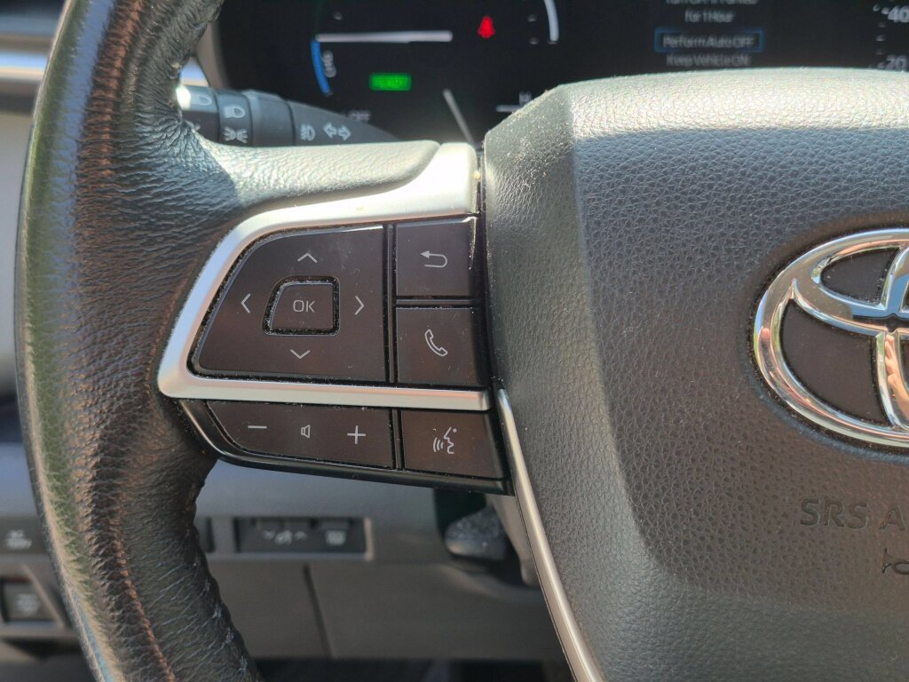Used 2024 Toyota Sienna XLE w/ XLE Plus Package AWD/4WD image 19