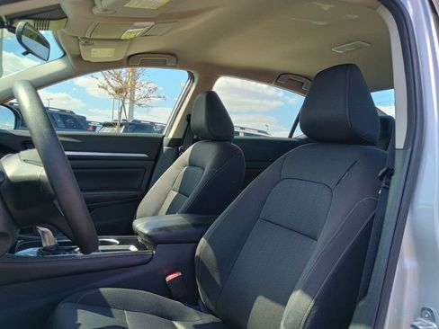 Used 2023 Nissan Altima 2.5 SV image 13