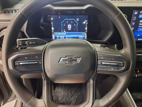 Used 2023 Chevrolet Colorado Trail Boss image 21