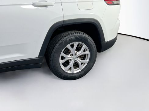Used 2022 Jeep Grand Cherokee Limited image 30