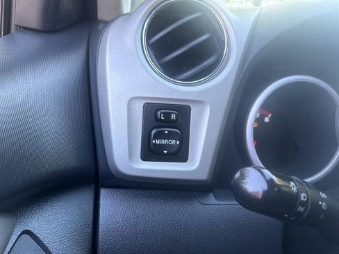 Used 2009 Toyota Matrix XRS image 39