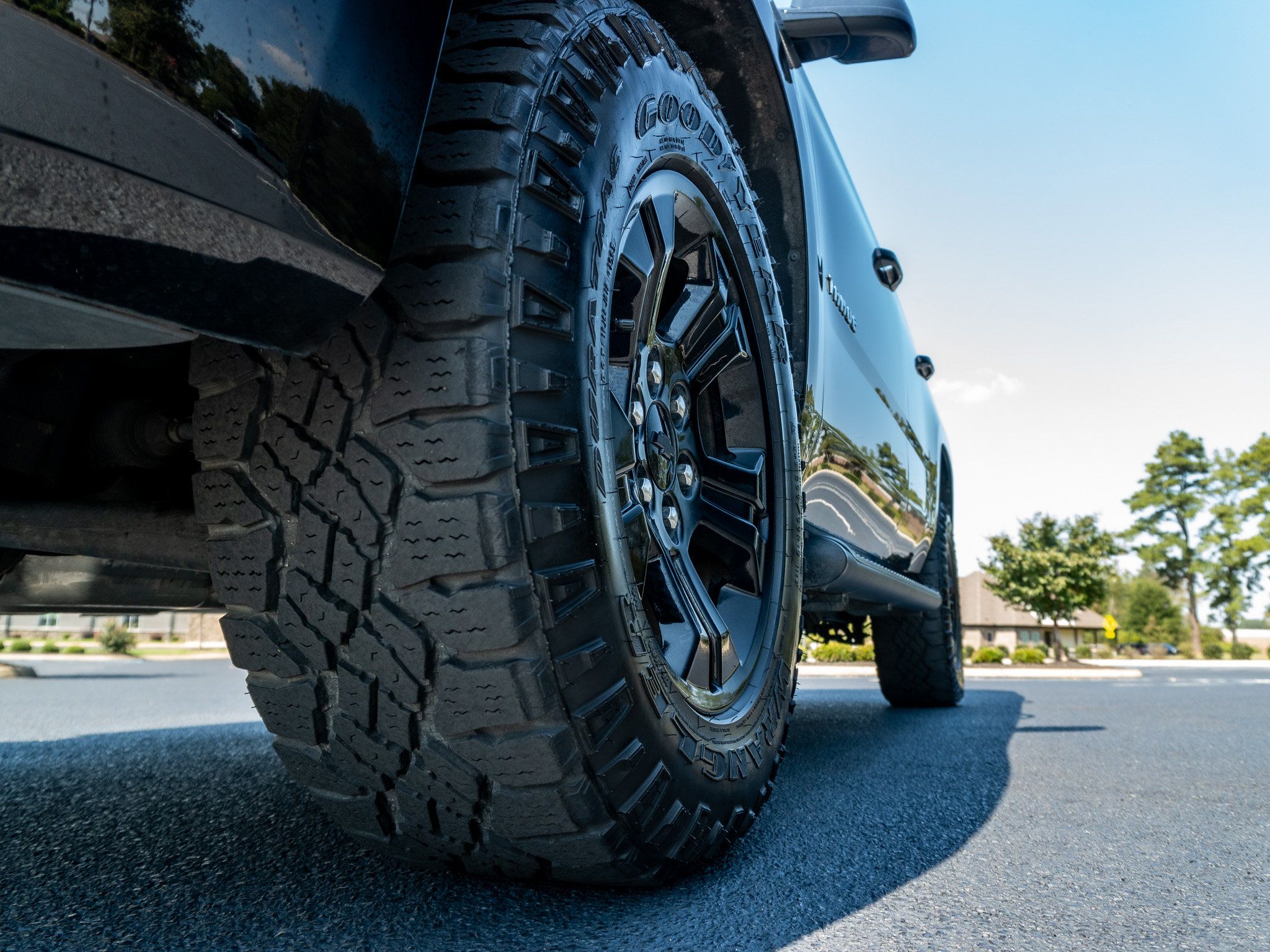 Used 2019 Chevrolet Tahoe LT w/ Z71 Midnight Edition AWD/4WD image 10