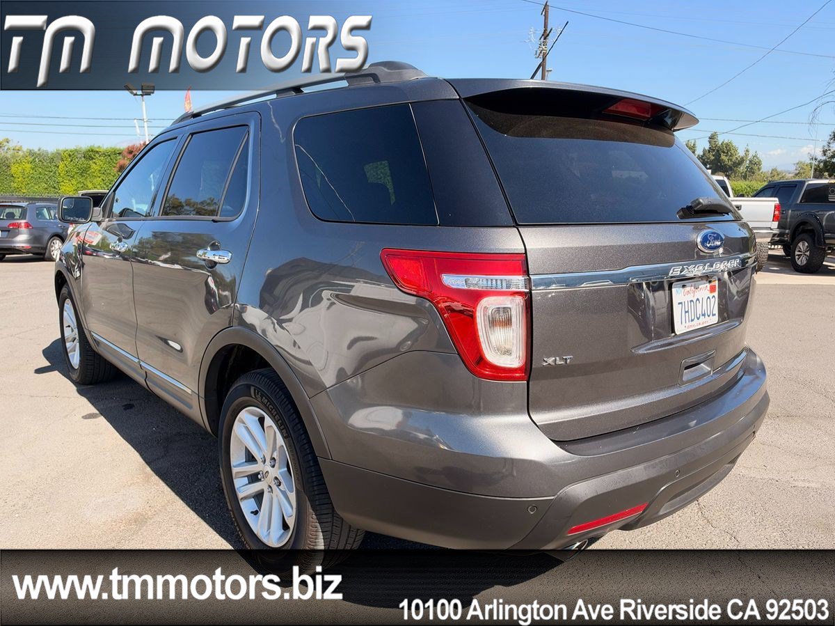 Used 2015 Ford Explorer XLT w/ Equipment Group 202A FWD image 4
