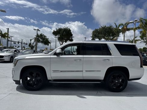 Used 2018 Cadillac Escalade Luxury AWD/4WD image 27