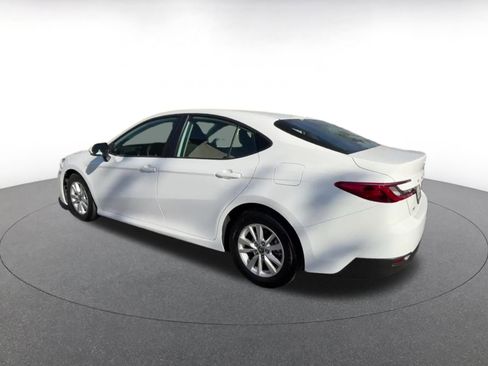 Used 2025 Toyota Camry LE image 10