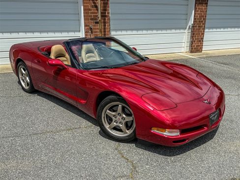 Used 1999 Chevrolet Corvette Convertible w/ Memory Pkg RWD image 31