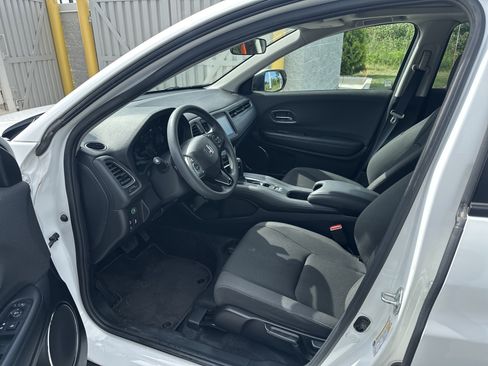Used 2021 Honda HR-V EX image 9