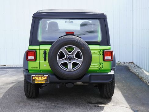 Used 2018 Jeep Wrangler Unlimited Sport AWD/4WD image 5