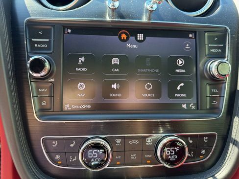 Used 2019 Bentley Bentayga AWD/4WD image 24