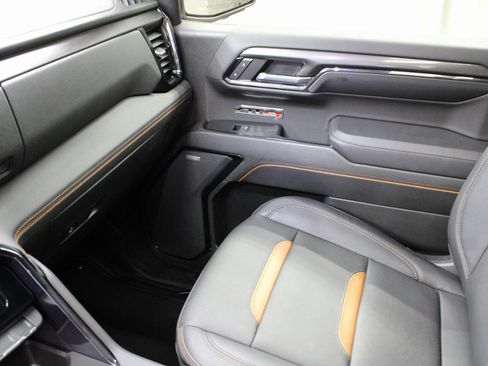 Used 2024 GMC Sierra 1500 AT4 w/ Technology Package image 30