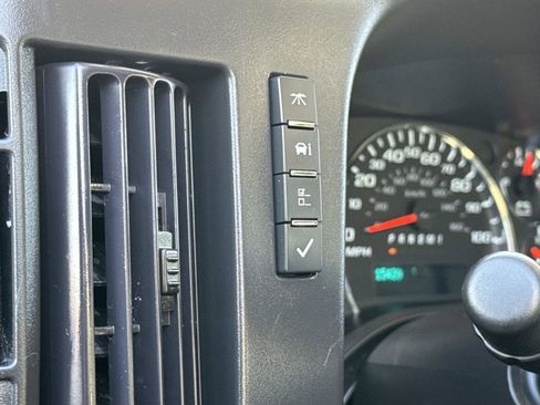 Used 2024 GMC Savana 2500 w/ Driver Convenience Package image 12