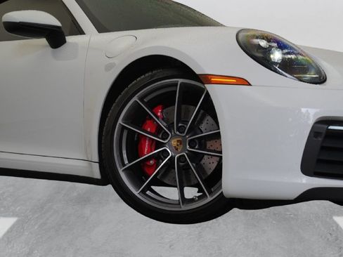 Used 2020 Porsche 911 Carrera S RWD image 3