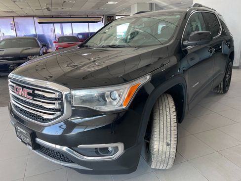 Used 2019 GMC Acadia SLT image 3