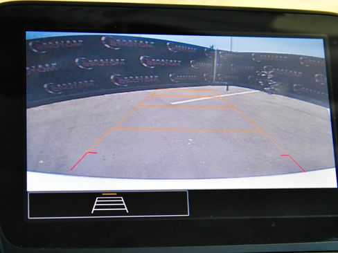 Used 2021 Chevrolet Malibu LT FWD image 18