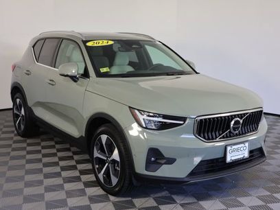 Used 2024 Volvo XC40 B5 Plus