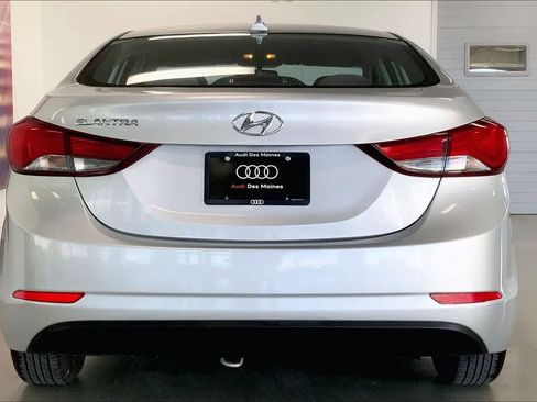Used 2016 Hyundai Elantra SE image 5
