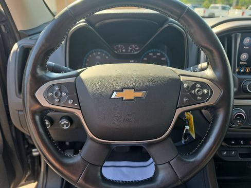 Used 2022 Chevrolet Colorado Z71 AWD/4WD image 18